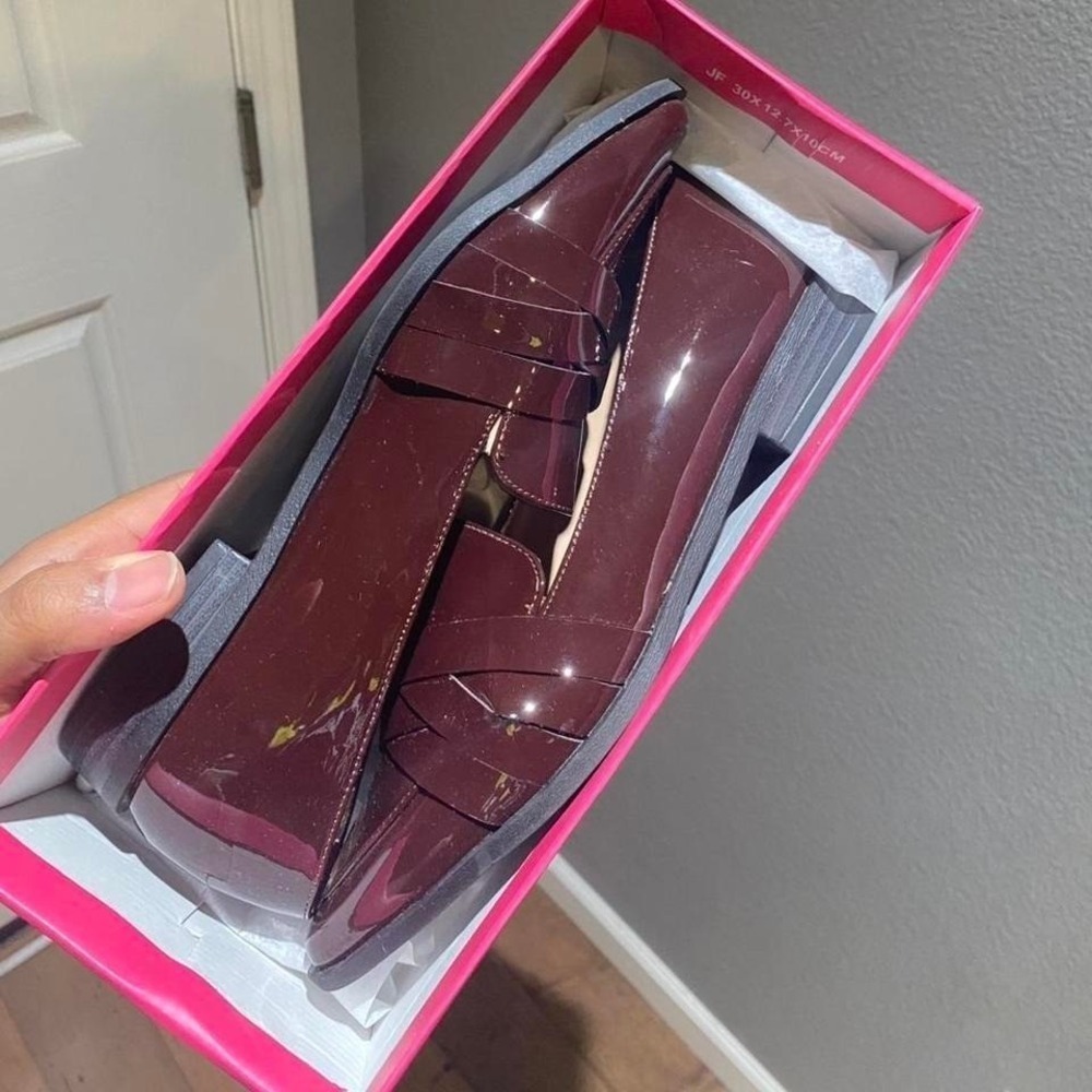 JUSTFAB Raia Pointed Toe Burgundy patent‎ leather loafers Size 9
